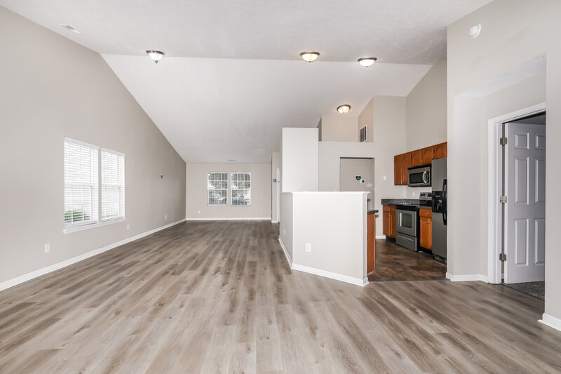 2,800/Mo, 1078 Country Meadow Ct Franklin, IN 46131 Dining Room View