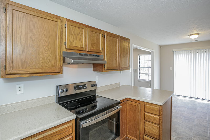 1,705/Mo, 5040 Harpers Ln Indianapolis, IN 46268 Kitchen View 2