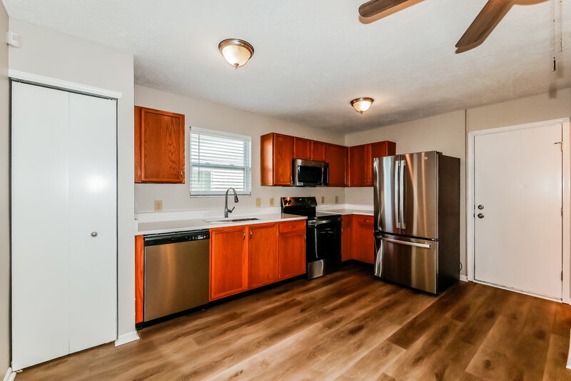 1,645/Mo, 8036 States Bend Dr Indianapolis, IN 46239 Kitchen View