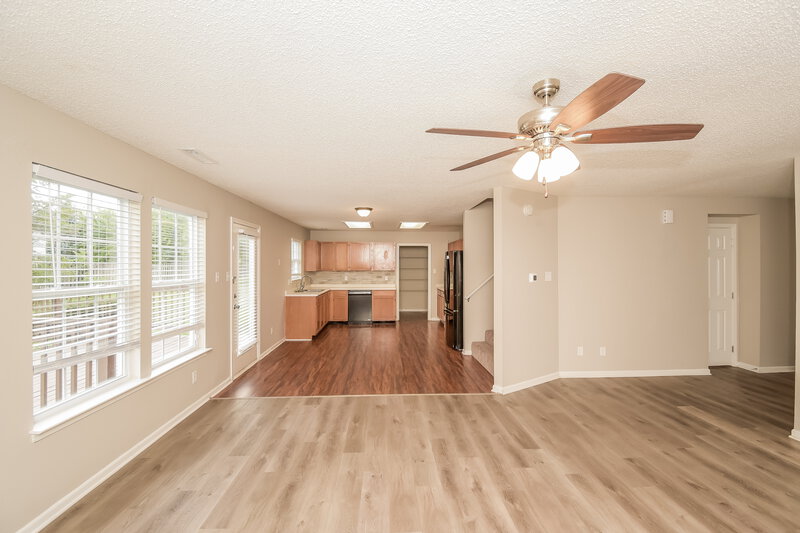 2,170/Mo, 12105 Brushfield Ln Fishers, IN 46037 Living Room View 2