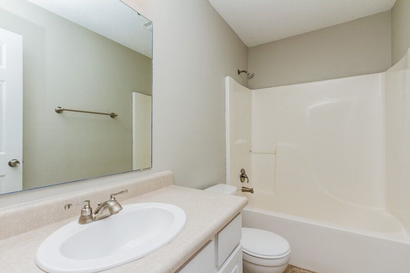 1,630/Mo, 19245 Links Ln Noblesville, IN 46062 Bathroom View