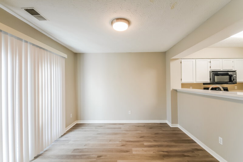 2,090/Mo, 5223 Pin Oak Dr Indianapolis, IN 46254 Misc View 5