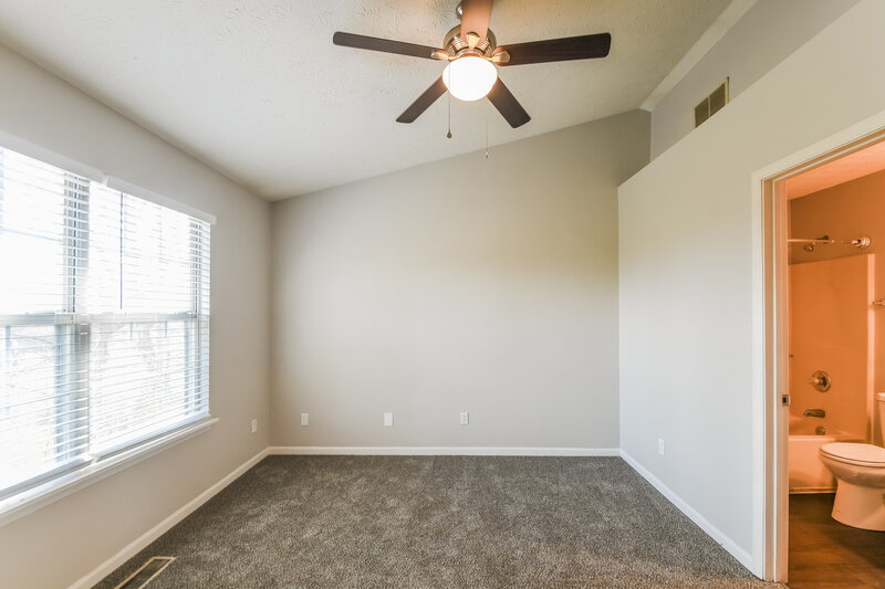 2,090/Mo, 5223 Pin Oak Dr Indianapolis, IN 46254 Misc View 8