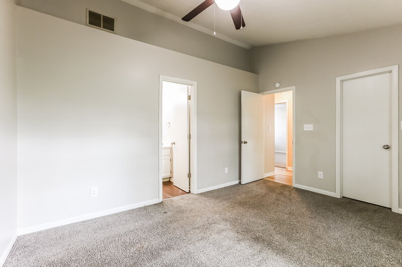 1,900/Mo, 5223 Pin Oak Dr Indianapolis, IN 46254 Misc View 8