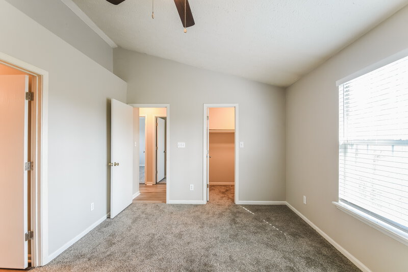 2,090/Mo, 5223 Pin Oak Dr Indianapolis, IN 46254 Misc View 9