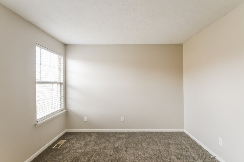 2,090/Mo, 5223 Pin Oak Dr Indianapolis, IN 46254 Misc View 12