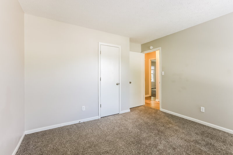 1,900/Mo, 5223 Pin Oak Dr Indianapolis, IN 46254 Misc View 12
