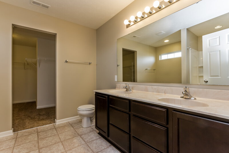 2,130/Mo, 13939 Boulder Canyon Dr Fishers, IN 46038 Master Bathroom View