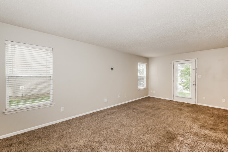 1,920/Mo, 441 Overland Dr Greenwood, IN 46143 Living Room View 2
