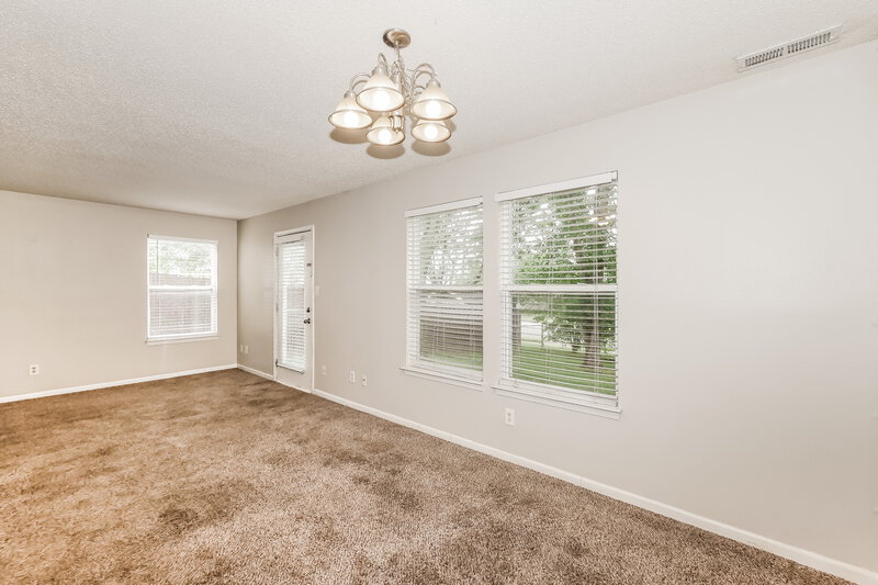 1,920/Mo, 441 Overland Dr Greenwood, IN 46143 Dining Room View 2
