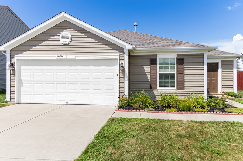 1,875/Mo, 10714 Gathering Dr Indianapolis, IN 46259 External View