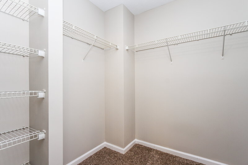 1,810/Mo, 4407 Round Lake Bnd Indianapolis, IN 46234 Walk In Closet View