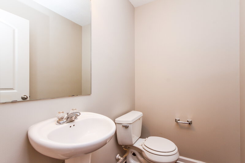 1,810/Mo, 4407 Round Lake Bnd Indianapolis, IN 46234 Powder Room View
