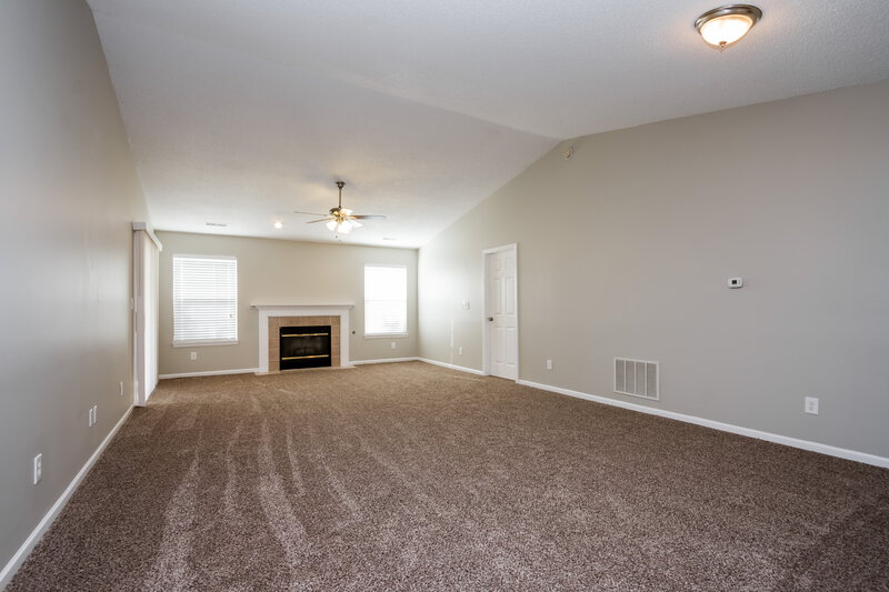 1,585/Mo, 1516 Quinlan Ct Indianapolis, IN 46217 Living Room View 2