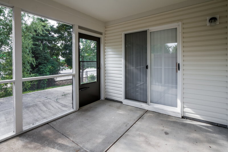 1,585/Mo, 1516 Quinlan Ct Indianapolis, IN 46217 Sun Room View