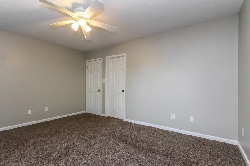 1,450/Mo, 1555 Sanner Dr Greenwood, IN 46143 Bedroom View 5