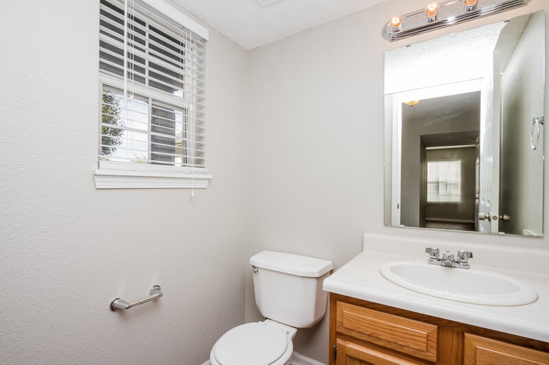 2,300/Mo, 707 Deer Trail Dr Indianapolis, IN 46217 Powder Room View