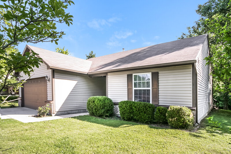 1,910/Mo, 12044 Pepperwood Dr Indianapolis, IN 46236 Front View