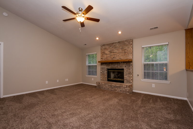 1,525/Mo, 12044 Pepperwood Dr Indianapolis, IN 46236 Living Area View