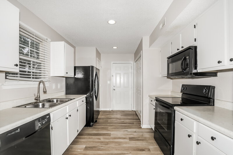 2,255/Mo, 17814 Gasparilla Ct Westfield, IN 46062 Kitchen View