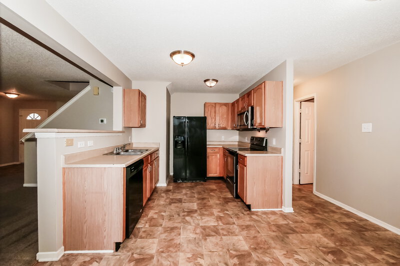 1,740/Mo, 2069 Prairie Sky Ln Greenwood, IN 46143 Kitchen View