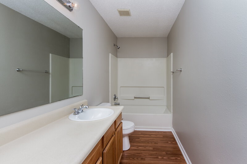 1,660/Mo, 10802 Sweetsen Rd Camby, IN 46113 Bathroom View