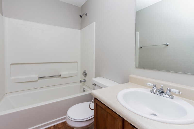 1,660/Mo, 10802 Sweetsen Rd Camby, IN 46113 Bathroom View 2