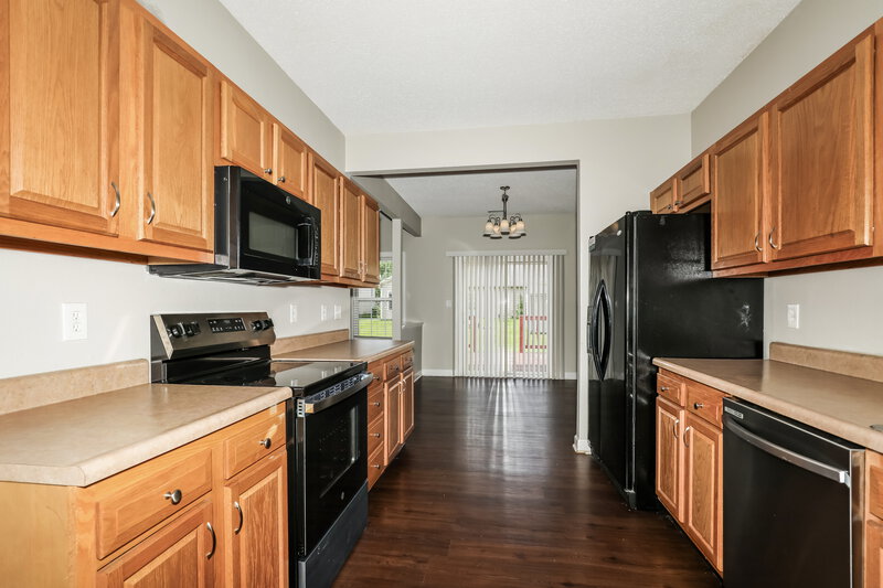 2,150/Mo, 9692 Stonewall Ln Avon, IN 46123 Kitchen View