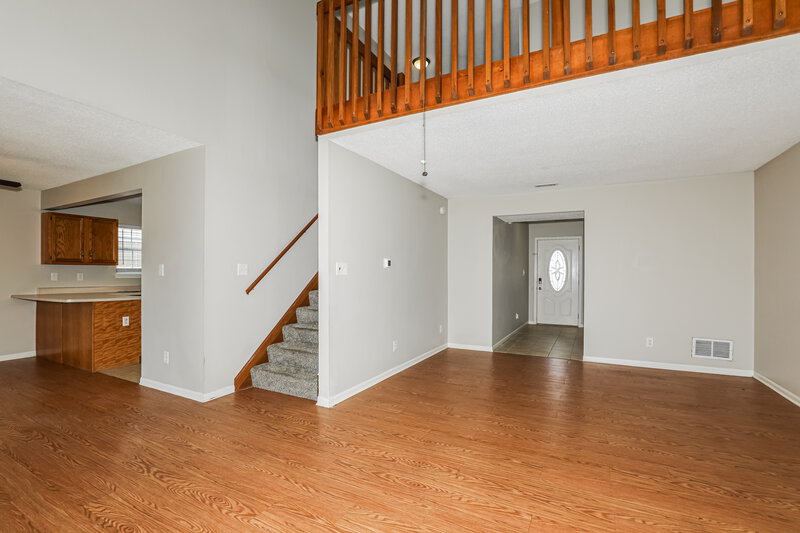 1,860/Mo, 5106 Sandy Forge Dr Indianapolis, IN 46221 Living Room View 3