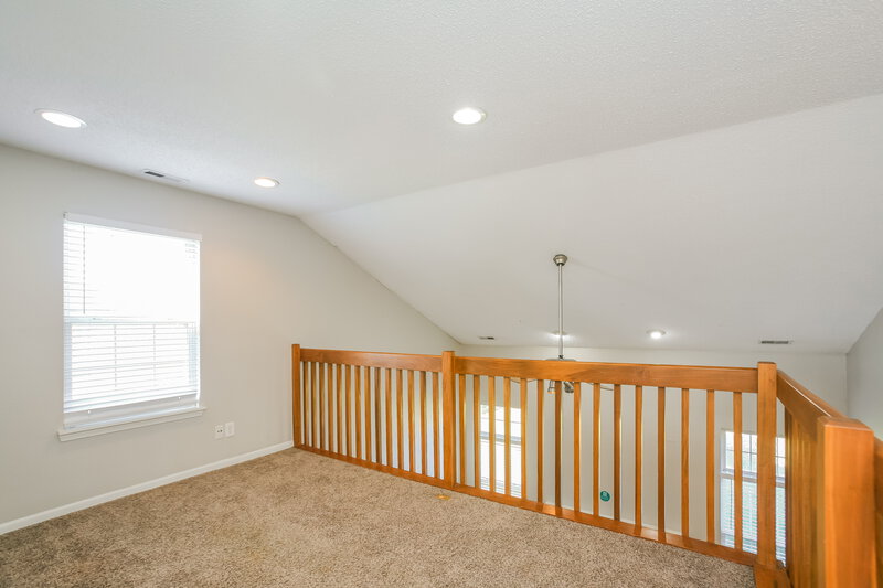 1,595/Mo, 5106 Sandy Forge Dr Indianapolis, IN 46221 Loft View