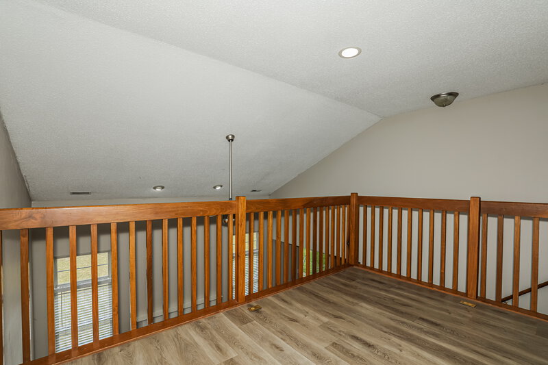 1,860/Mo, 5106 Sandy Forge Dr Indianapolis, IN 46221 Loft View