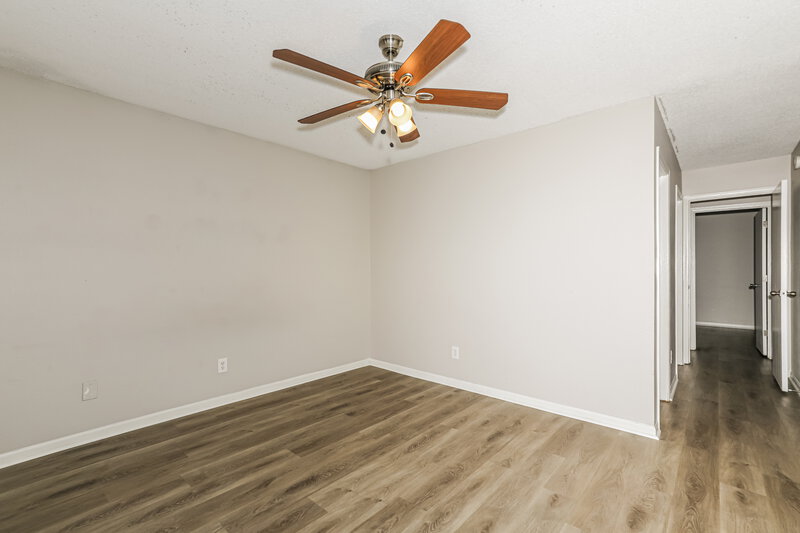 1,860/Mo, 5106 Sandy Forge Dr Indianapolis, IN 46221 Main Bedroom View 2