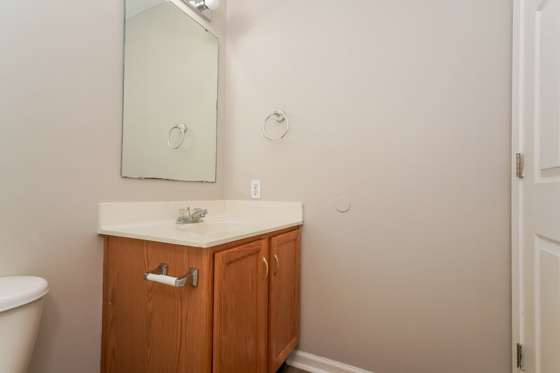 1,970/Mo, 4294 Blue Spruce Ct Greenwood, IN 46143 Bathroom View 2