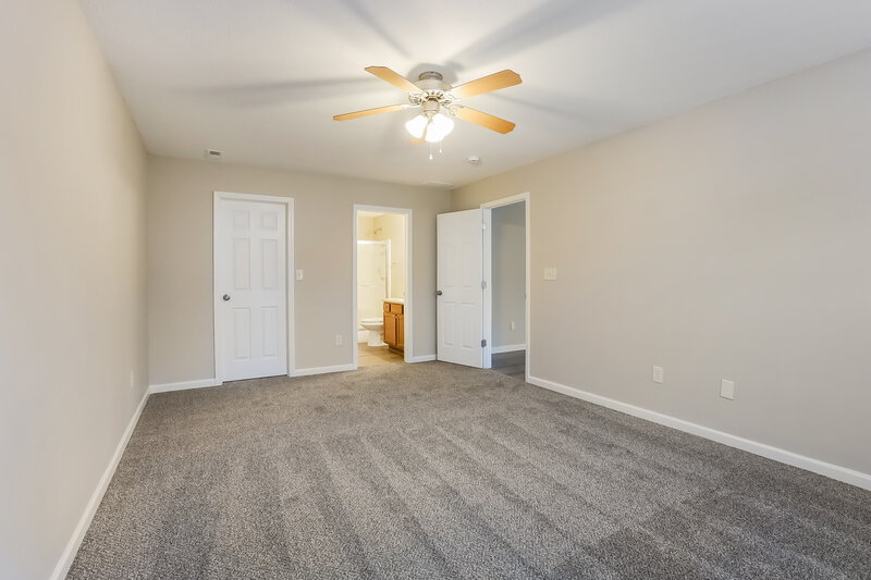 1,725/Mo, 5837 Jackie Ln Indianapolis, IN 46221 Main Bedroom View 2