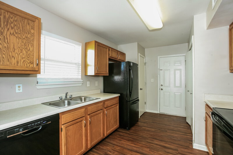 1,795/Mo, 10411 Hornton St Indianapolis, IN 46236 Kitchen View