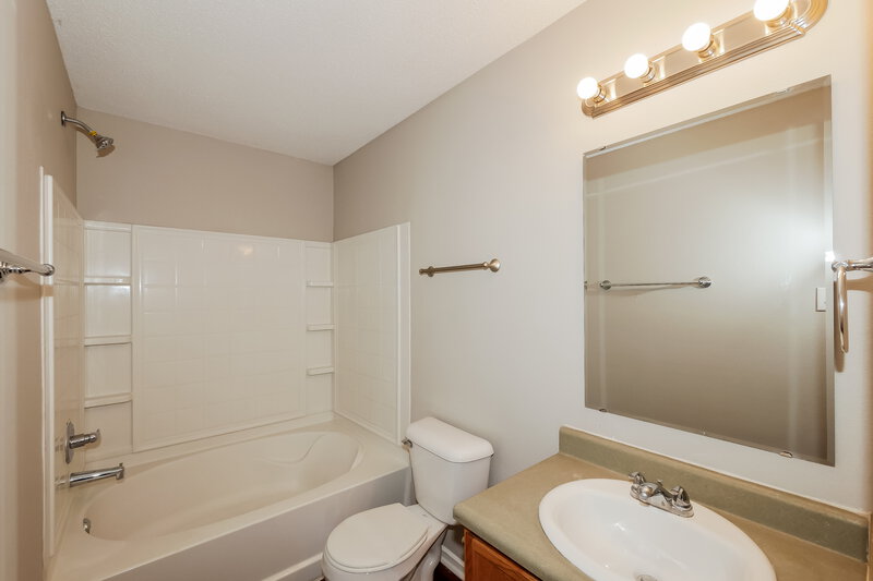 1,905/Mo, 10344 Carrington Way Indianapolis, IN 46234 Bathroom View