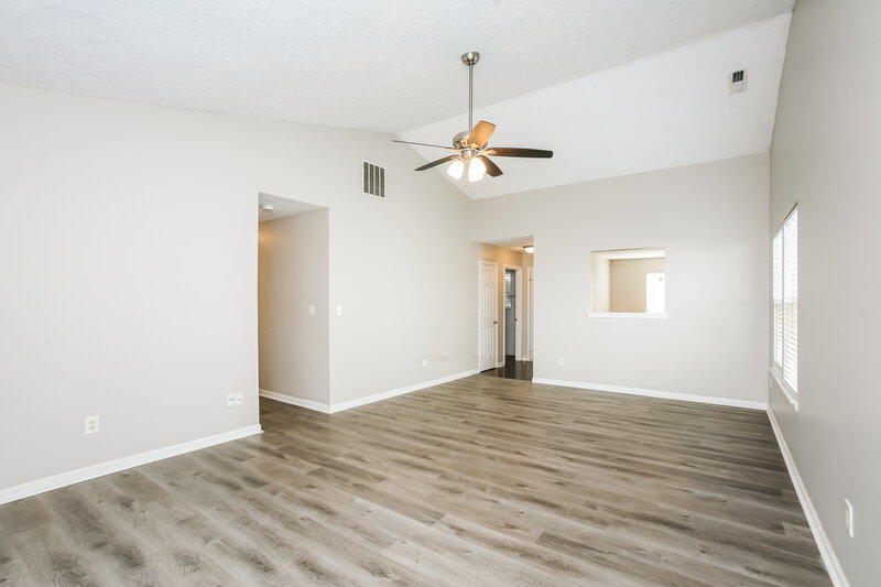 1,685/Mo, 10524 Day Star Dr Indianapolis, IN 46234 Living Room View 3