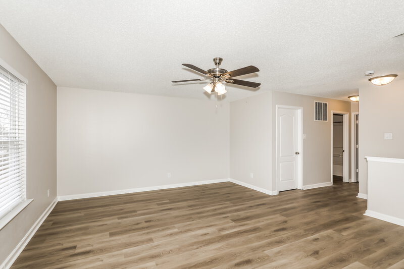 1,890/Mo, 8346 S Firefly Dr Pendleton, IN 46064 Loft View 2