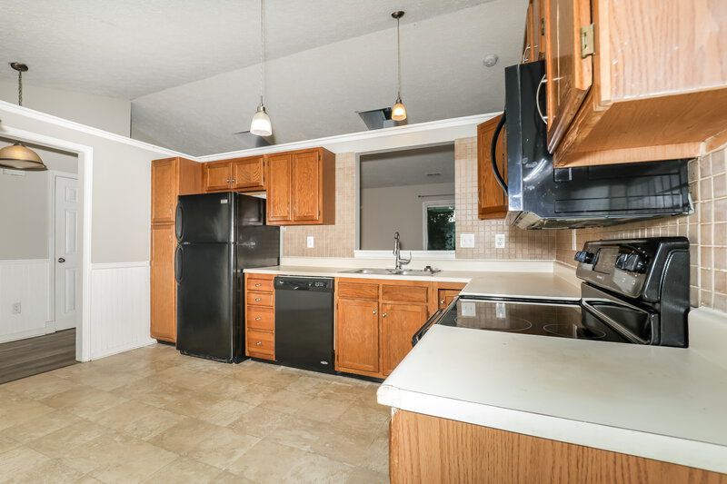 1,890/Mo, 6210 Carrie Cir Indianapolis, IN 46237 Kitchen View 3