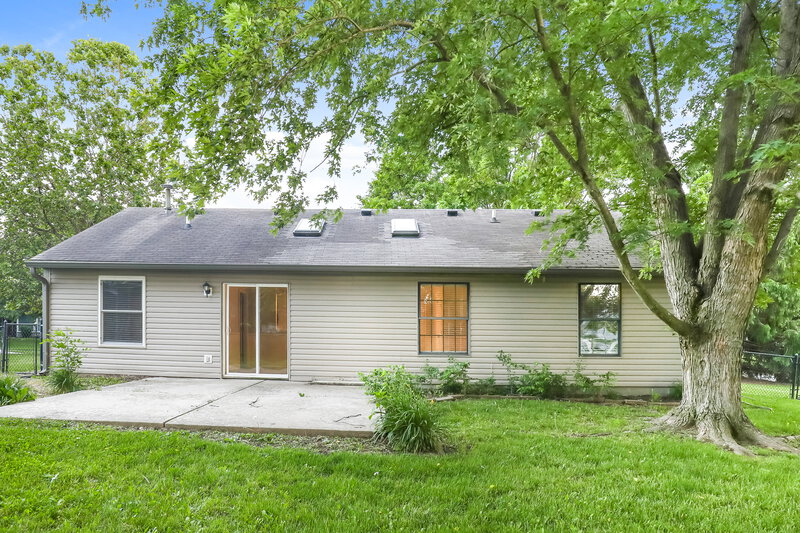 1,890/Mo, 6210 Carrie Cir Indianapolis, IN 46237 Rear View