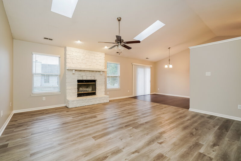 1,680/Mo, 6023 Janel Cir Indianapolis, IN 46237 Living Room View