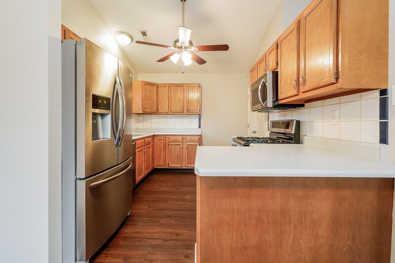 1,680/Mo, 6023 Janel Cir Indianapolis, IN 46237 Kitchen View