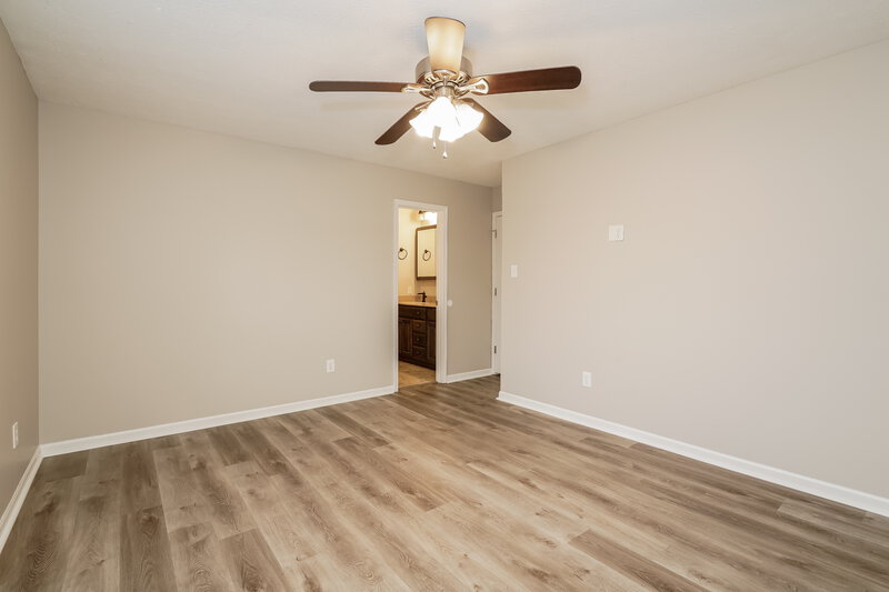 1,680/Mo, 6023 Janel Cir Indianapolis, IN 46237 Main Bedroom View 2