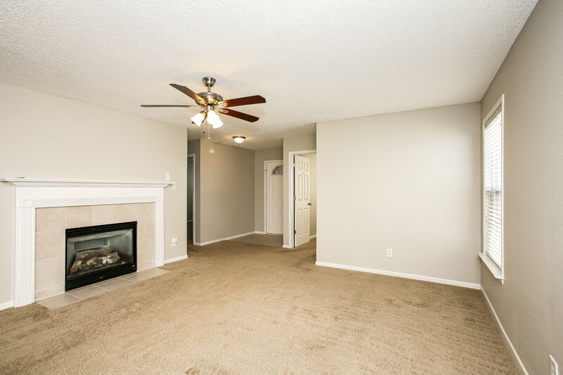 1,915/Mo, 14384 Black Farm Dr Noblesville, IN 46060 Living Room View