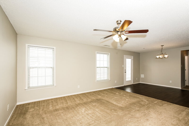 1,915/Mo, 14384 Black Farm Dr Noblesville, IN 46060 Living Room View 2