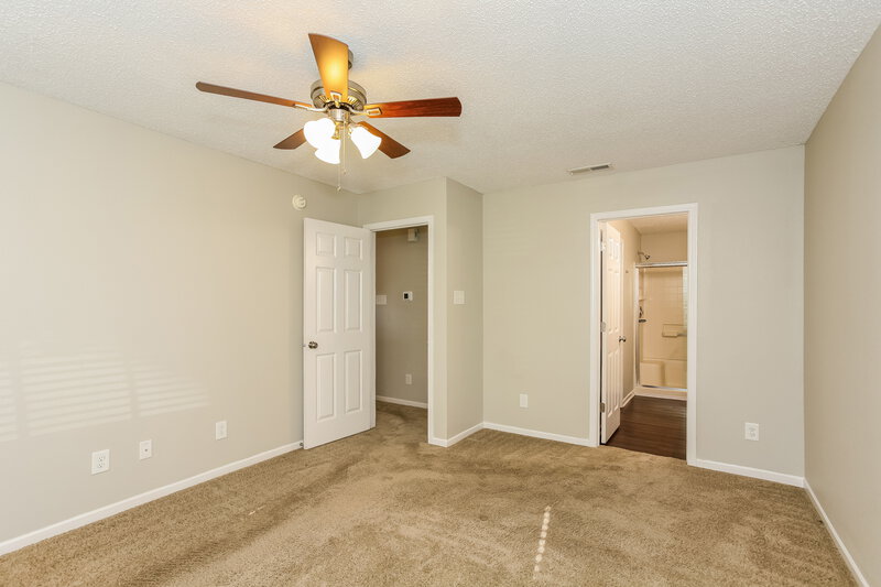 1,915/Mo, 14384 Black Farm Dr Noblesville, IN 46060 Main Bedroom View 2