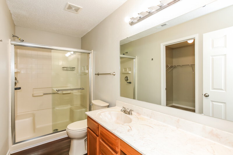 1,915/Mo, 14384 Black Farm Dr Noblesville, IN 46060 Main Bathroom View