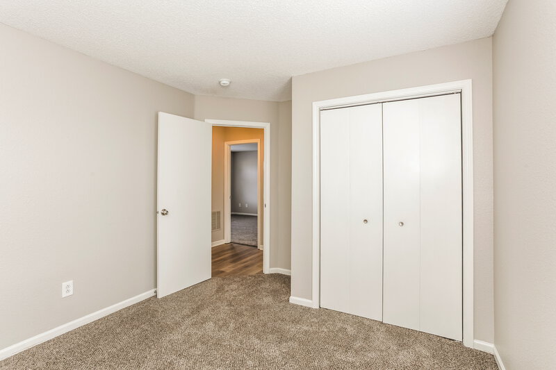 1,800/Mo, 2828 Mingo Ct Indianapolis, IN 46217 Bedroom View 2