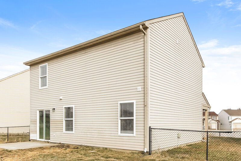 1,800/Mo, 2828 Mingo Ct Indianapolis, IN 46217 Rear View 2