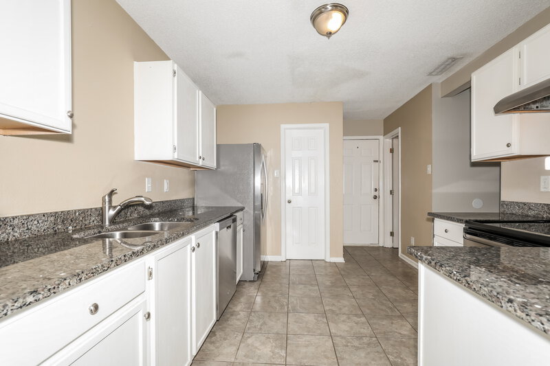 1,875/Mo, 16711 Aulton Dr Noblesville, IN 46060 Kitchen View